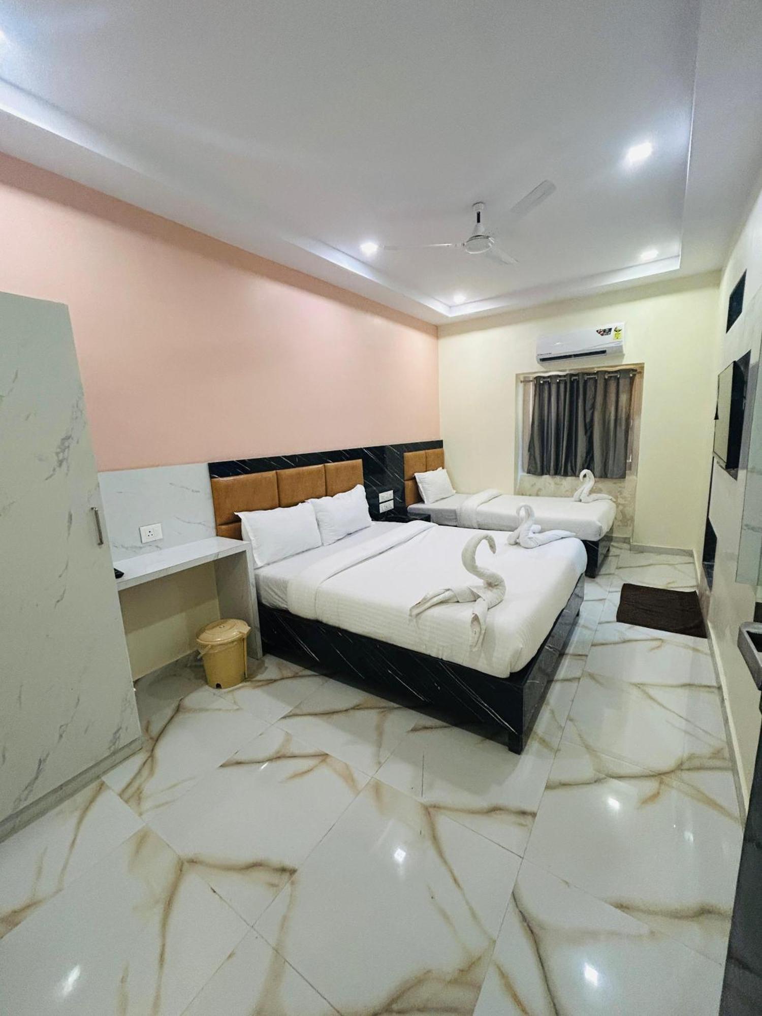 Hotel Rinza Residency Мумбаи Экстерьер фото