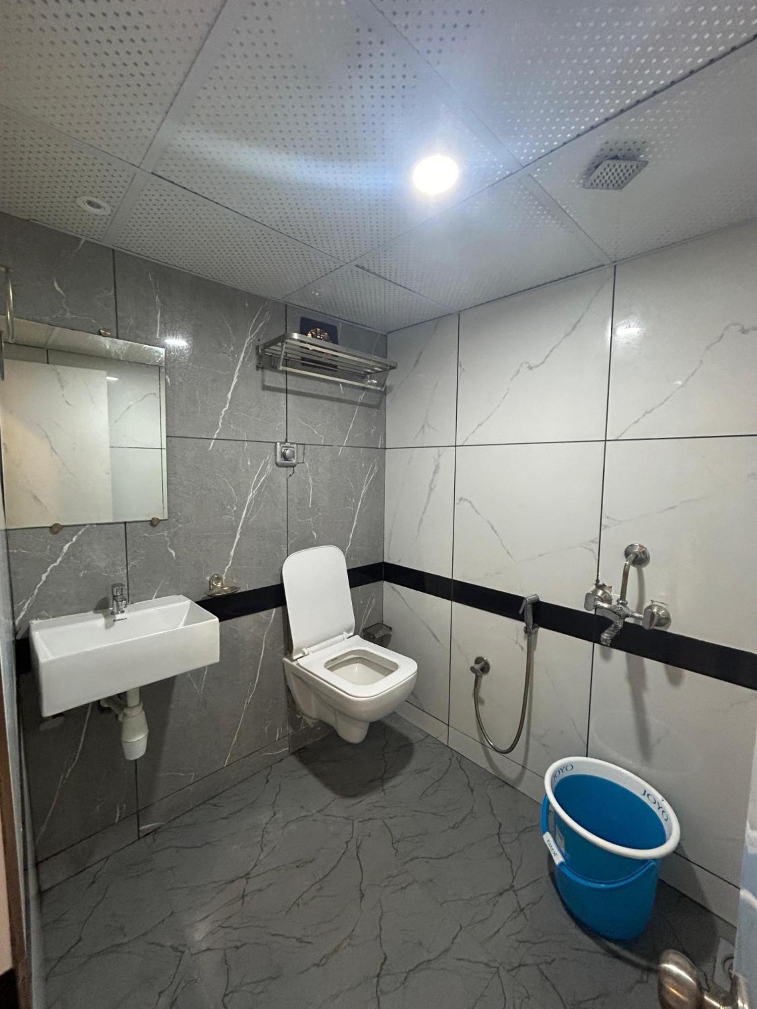 Hotel Rinza Residency Мумбаи Экстерьер фото